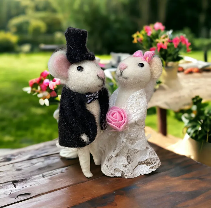 Bride and Groom Mice Couple Wedding Gift Wedding Cake Topper Bride Shower Gift For Wedding Couple