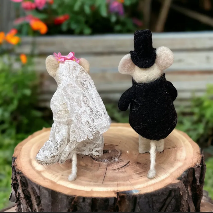 Bride and Groom Mice Couple Wedding Gift Wedding Cake Topper Bride Shower Gift For Wedding Couple